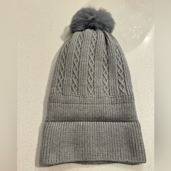 Winter beanie lined for extra layer of warmth - Picture 2 of 4